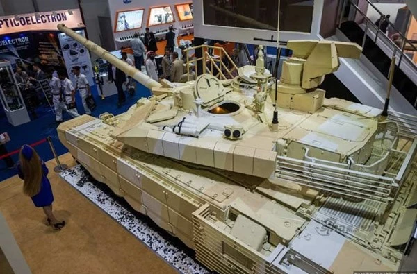 Chiêm ngưỡng vũ khí tối tân Nga chào bán tại UAE ảnh 1