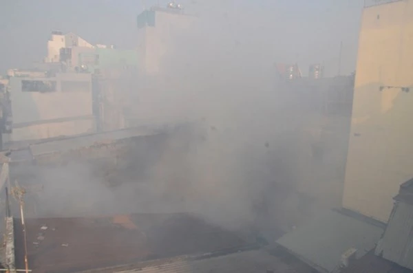 Cháy nhà sau nhiều tiếng nổ lớn ảnh 3