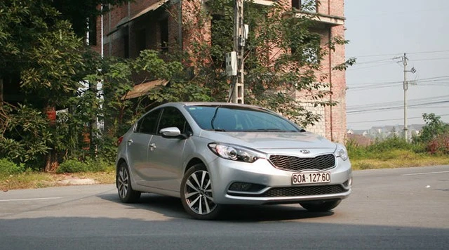 Chọn xe nào trong tầm giá từ 650 đến 700 triệu đồng? ảnh 1