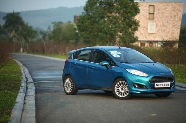 Chọn xe nào trong tầm giá từ 650 đến 700 triệu đồng? ảnh 4