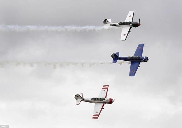  New Zealand: Máy bay nổ tung trên không, phi công may mắn thoát chết ảnh 2