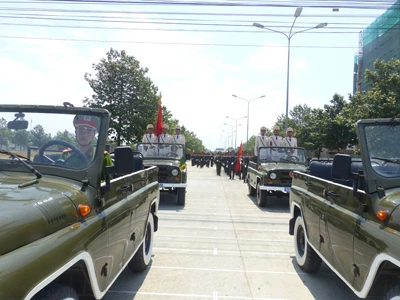 Hàng nghìn cảnh sát luyện tập cho Lễ diễu binh ngày 30/4 ảnh 1