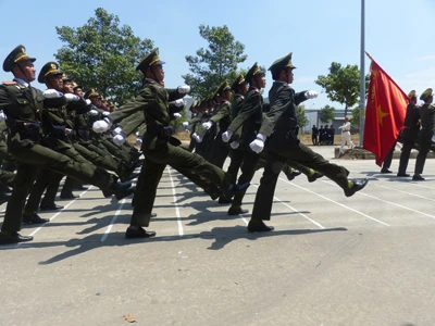 Hàng nghìn cảnh sát luyện tập cho Lễ diễu binh ngày 30/4 ảnh 4