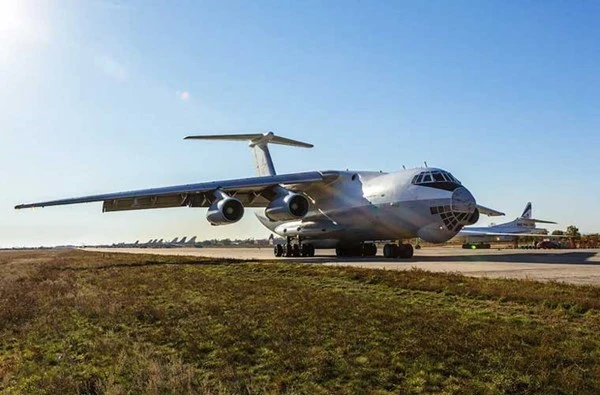 'Đột nhập' căn cứ của dàn máy bay ném bom khổng lồ Nga ảnh 16