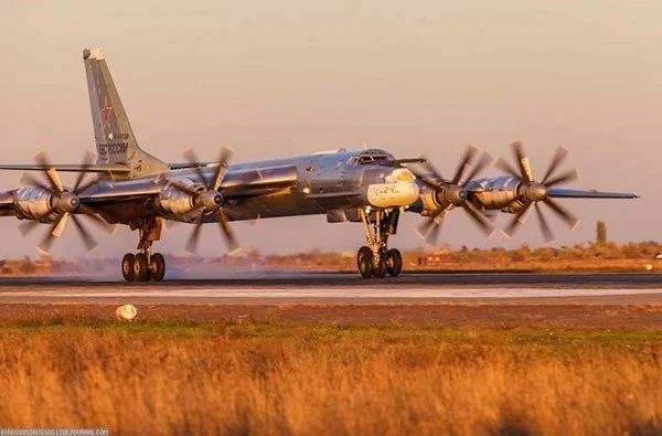 'Đột nhập' căn cứ của dàn máy bay ném bom khổng lồ Nga ảnh 2