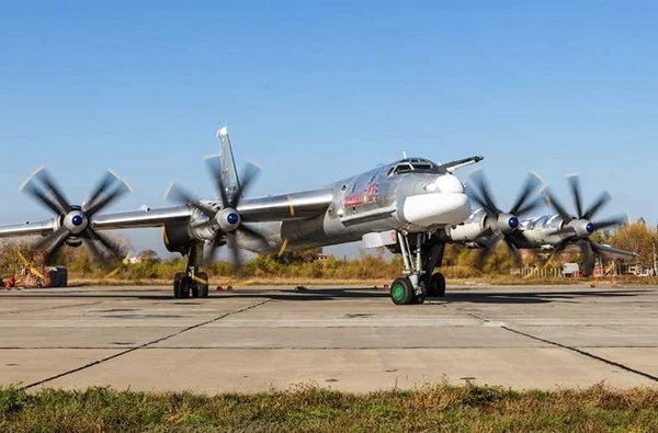 'Đột nhập' căn cứ của dàn máy bay ném bom khổng lồ Nga ảnh 4