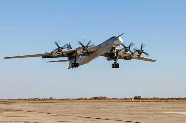 'Đột nhập' căn cứ của dàn máy bay ném bom khổng lồ Nga ảnh 5