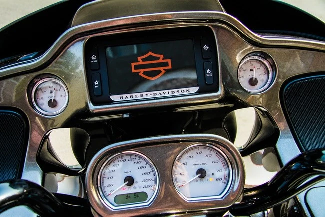 Cận cảnh Harley-Davidson Road Glide Special duy nhất tại Việt Nam ảnh 2