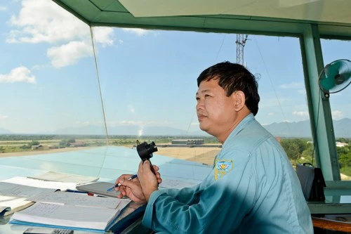 Hình ảnh bay huấn luyện Su-22 tại Trung đoàn không quân 937 ảnh 18 Hình ảnh bay huấn luyện Su-22 tại Trung đoàn không quân 937 ảnh 18