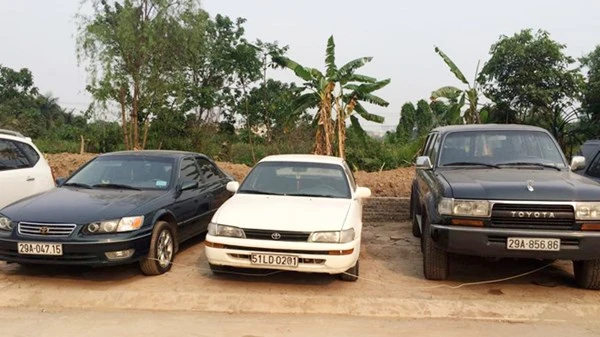 Thu giữ siêu xe Lamborghini dùng giấy tờ giả của đại gia phố núi ảnh 4