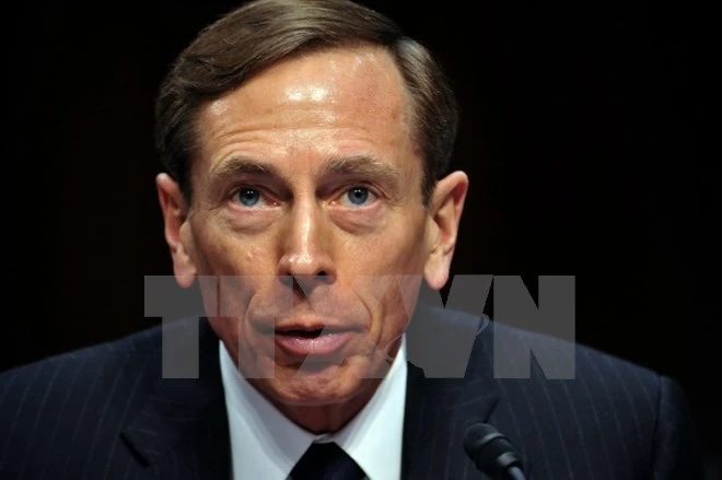 Cựu Giám đốc CIA Petraeus bị phạt tù vì tiết lộ tin mật cho bạn gái ảnh 1