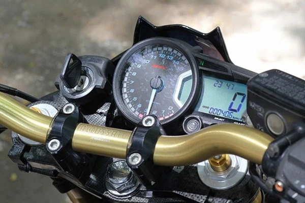 Tận thấy Honda Hornet 600 mạ vàng 24k ở Việt Nam ảnh 11