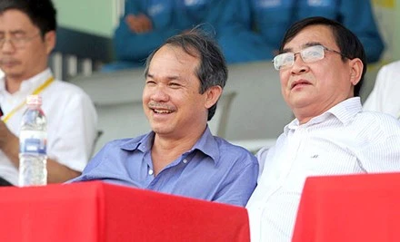 Bầu Đức (giữa) khẳng định ông vẫn đang làm rất tốt công việc ở VFF. Ảnh: VSI.