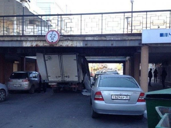 Những tai nạn ôtô kỳ cục nhất thế gian ảnh 5