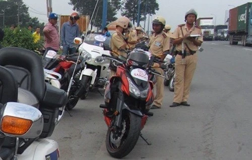 Không có bằng A2, chạy xe “độ” sẽ bị phạt như thế nào?