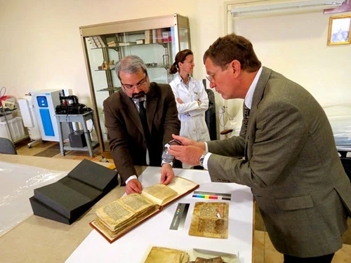 Phương thuốc bí ẩn 2000 năm giấu trong sách cổ ảnh 2