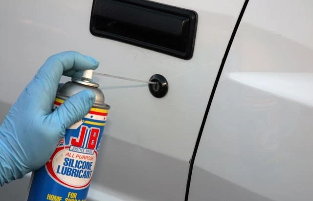 Các chi tiết nhỏ thường bị lãng quên khi bảo dưỡng xe ô tô ảnh 4 Các chi tiết nhỏ thường bị lãng quên khi bảo dưỡng xe ô tô ảnh 4