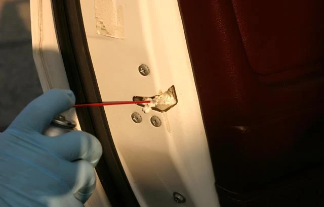 Các chi tiết nhỏ thường bị lãng quên khi bảo dưỡng xe ô tô ảnh 5 Các chi tiết nhỏ thường bị lãng quên khi bảo dưỡng xe ô tô ảnh 5