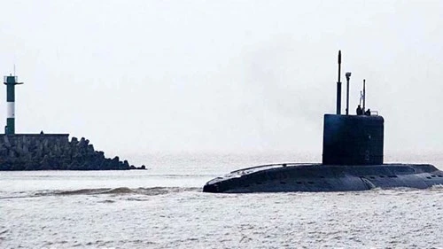 Tàu ngầm 185- Đà Nẵng sắp về Cam Ranh - ảnh 2