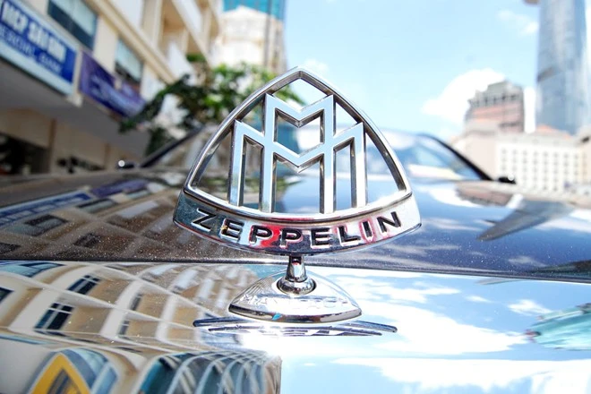 Ngoài ra, xe cũng có nhiều tính năng an toàn khác như kiểm soát hành trình, hệ thống phân bổ lực phanh SBC, hệ thống treo AirMatic... a