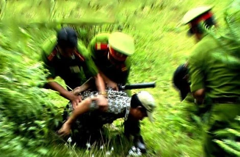 Đánh sập đường dây mua bán, vận chuyển hơn 1.200 bánh heroin - ảnh 3