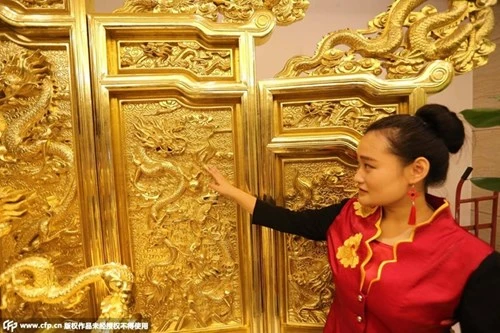 Cận cảnh ngai vàng được dát từ 20.000 tấm vàng miếng - ảnh 5