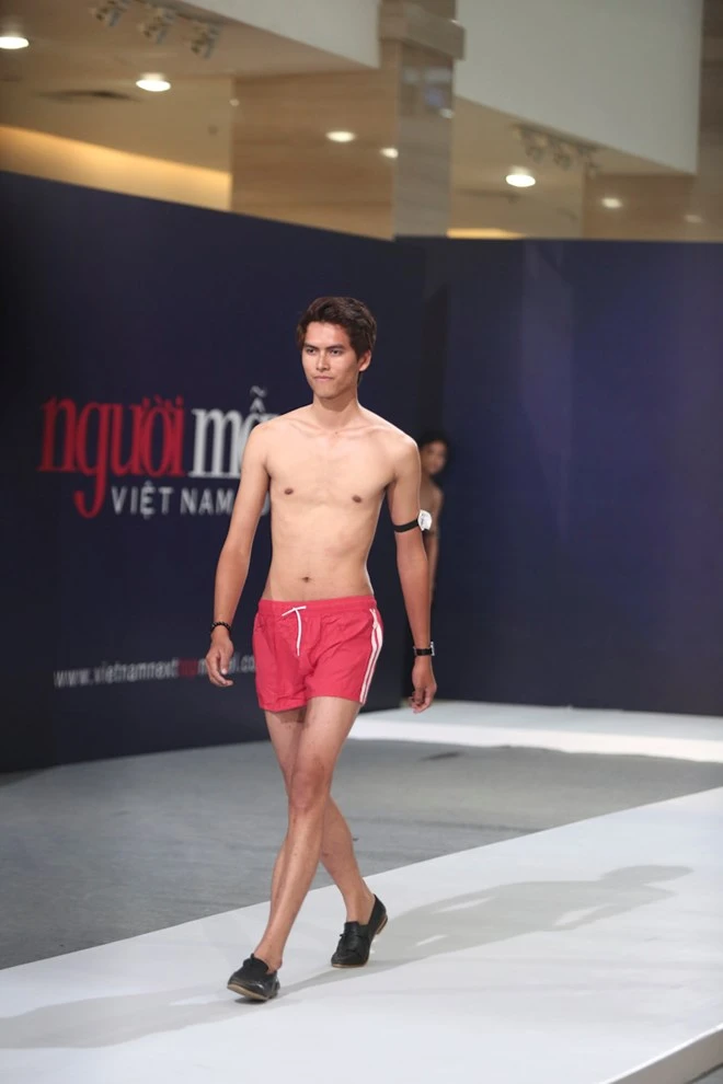 Hai thí sinh cao “khủng” nhất Vietnam's Next Top Model 2015 ảnh 2