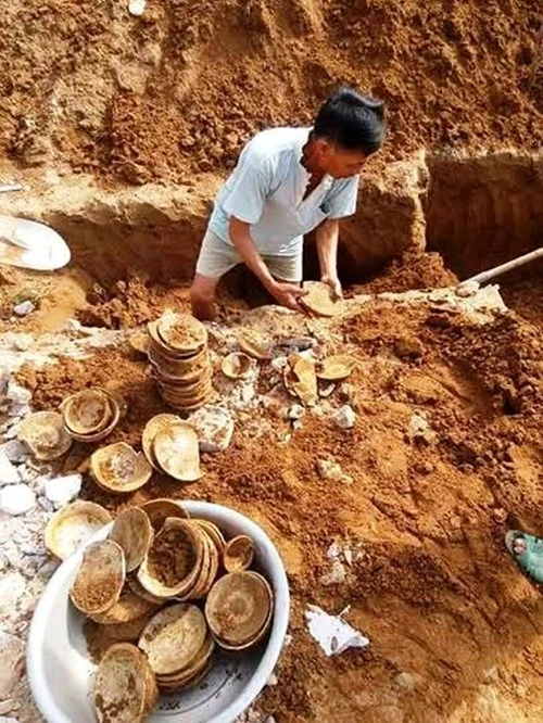 Đào móng nhà phát hiện cổ vật hàng trăm năm tuổi - ảnh 1