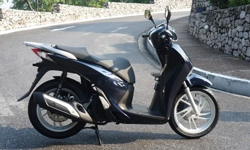 Cận cảnh Honda SH mới khởi động như ô tô - ảnh 1
