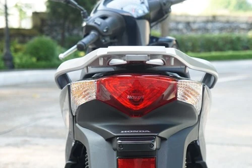 Cận cảnh Honda SH mới khởi động như ô tô - ảnh 6