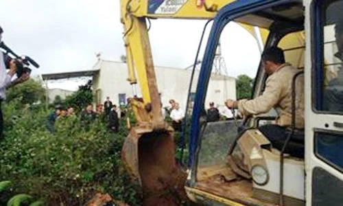 Đang bới tìm xác nạn nhân vụ giết người hàng loạt ở Lâm Đồng - ảnh 3