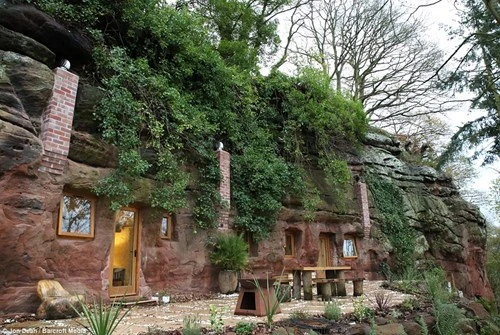 Giám đốc chi 2 tỷ mua hang động để… làm nhà - ảnh 1