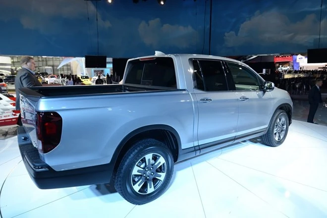 Ridgeline 2017 : Xe bán tải mới của Honda “đại náo” triển lãm Detroit 2016 ảnh 6 Ridgeline 2017 : Xe bán tải mới của Honda “đại náo” triển lãm Detroit 2016 ảnh 6