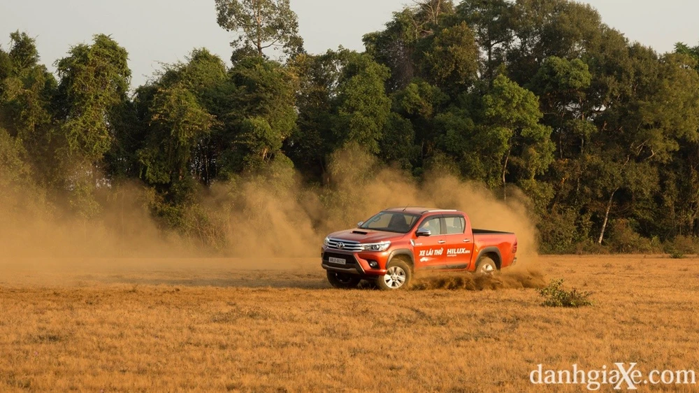 Điểm mặt bảy “tay đua” phân khúc xe bán tải trong năm 2016 ảnh 8 Điểm mặt bảy “tay đua” phân khúc xe bán tải trong năm 2016 ảnh 8