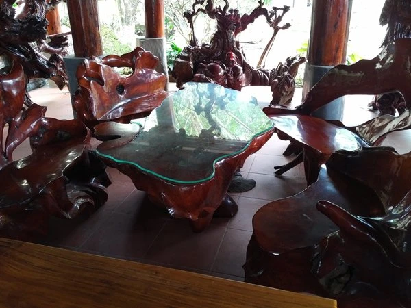 đại gia, quảng nam, nhà sàn, đá quý, báu vật, tiền tỷ, đồ cổ