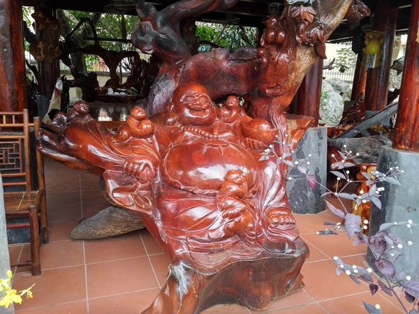 đại gia, quảng nam, nhà sàn, đá quý, báu vật, tiền tỷ, đồ cổ