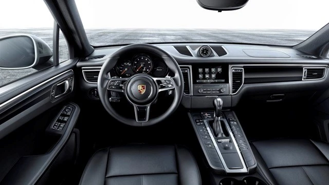 Porsche bắt đầu bán xe Macan phiên bản 2.0 tại Việt Nam