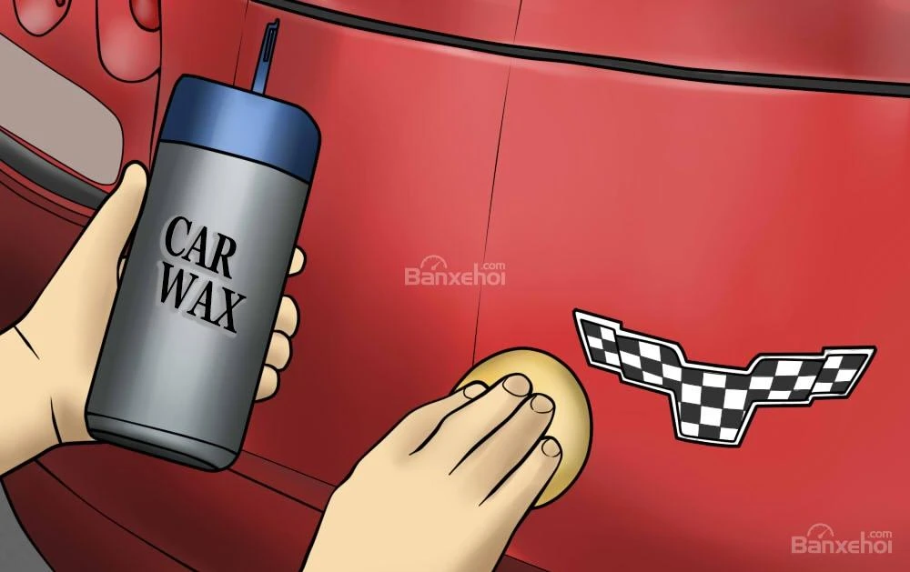 Bạn hãy đổ dung dịch làm bóng trực tiếp lên từng miếng ốp thân xe