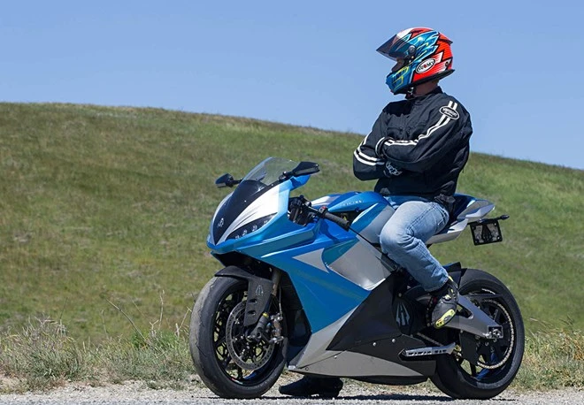 Chơi chơi mô tô phân khối lớn cần lưu ý gì? ảnh 2