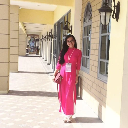 Tiết lộ về cô gái Việt tặng hoa Tổng thống Obama - ảnh 7