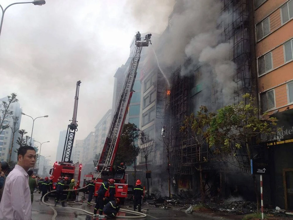 Thi thể nạn nhân vụ cháy quán karaoke để ở BV 198 ảnh 1