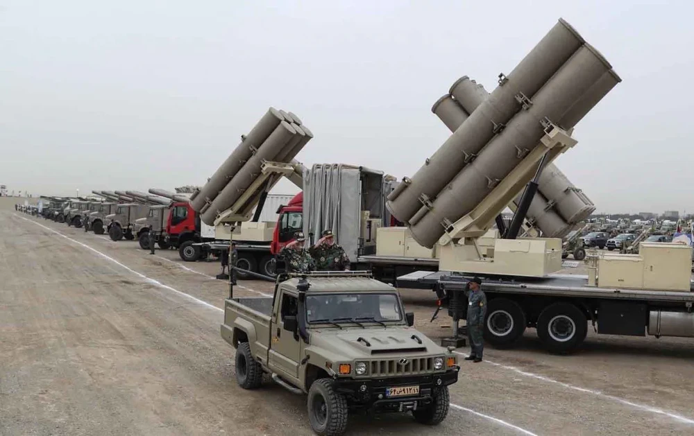 Tên lửa Fath-360.jpg