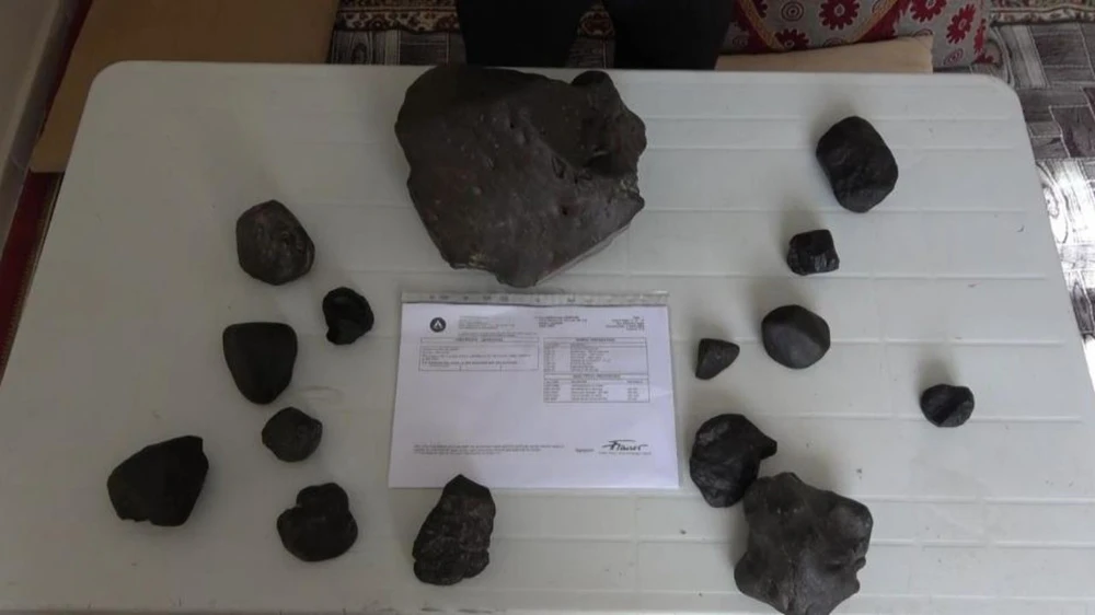 40 kg đá thiên thạch.jpg