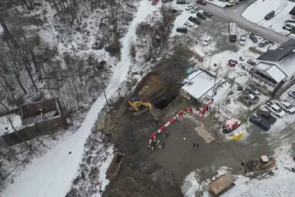 Cụ bà lọt hố sụt, chết trong mỏ than bỏ hoang khi đi tìm mèo đi lạc.png