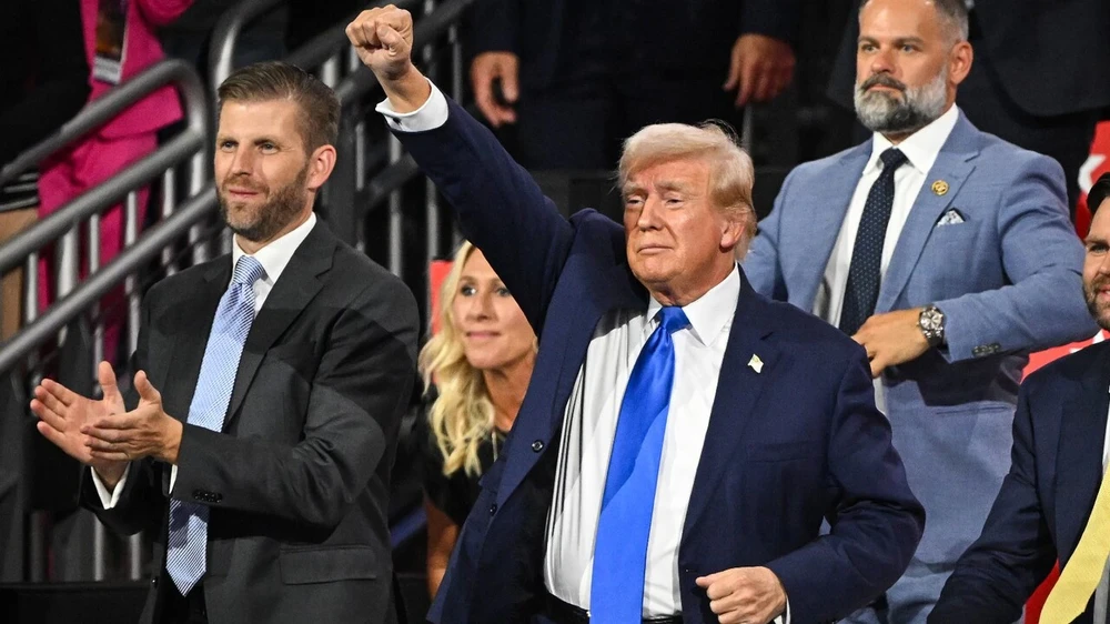 Eric Trump cam kết tách bạch tập đoàn Trump Organization với Nhà Trắng.jpg