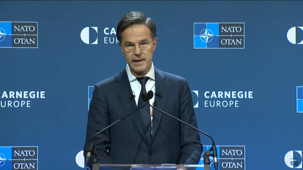 TTK NATO kêu gọi tăng chi tiêu quốc phòng về thời Chiến tranh Lạnh.png