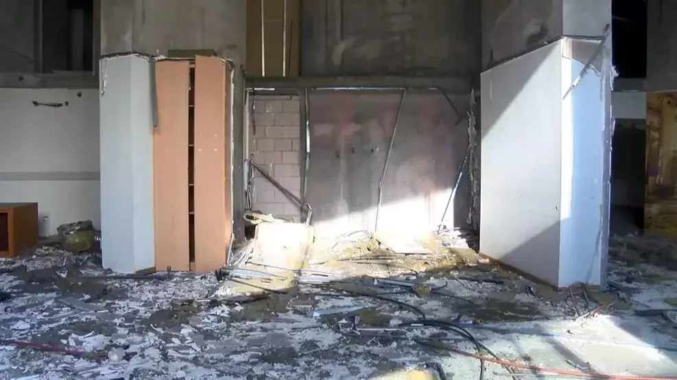 Bên trong khách sạn ma Caprice Gold Hotel.jpg