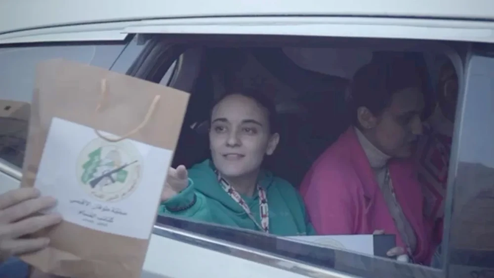 Ngừng bắn ở Gaza _ Hamas tặng 'quà' 3 con tin Israel.jpg