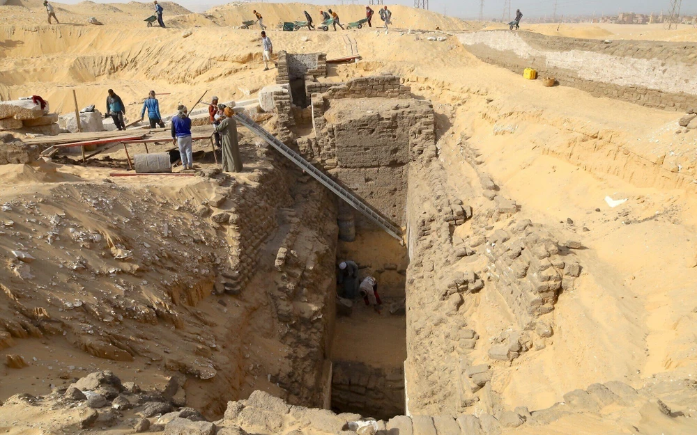 Khai quật hầm mộ Ai Cập cổ đại.jpg