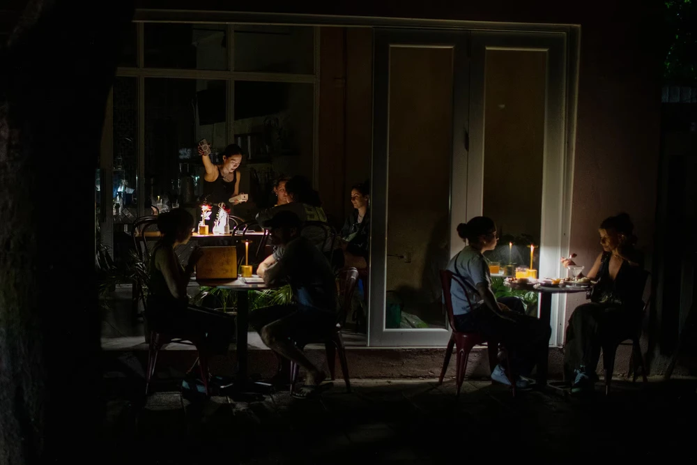 Puerto Rico chìm trong bóng tối do mất điện diện rộng_1.jpg